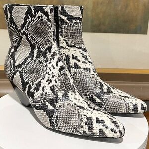 RAG & BONE Spire Snake Leather Side-Zip Boots Size: 37.5